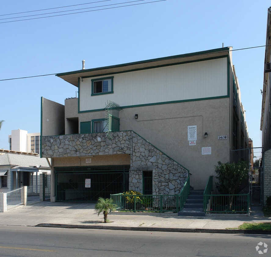Building Photo - 1409 N Ross St