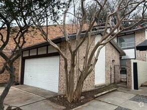 Building Photo - 1320 Summerwood Ln