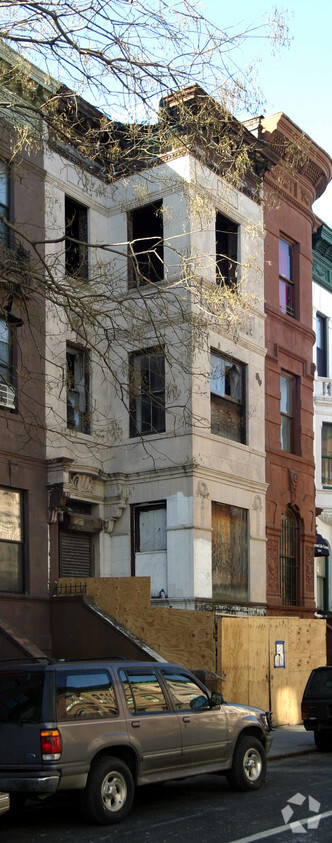 Building Photo - 124 W 119th St