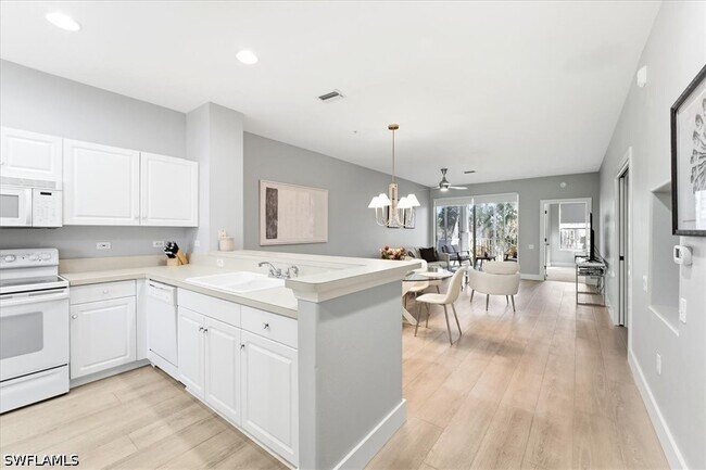 Foto del edificio - 8259 Parkstone Pl