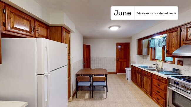 Foto del edificio - Room in Shared 5 bed/1 bath home