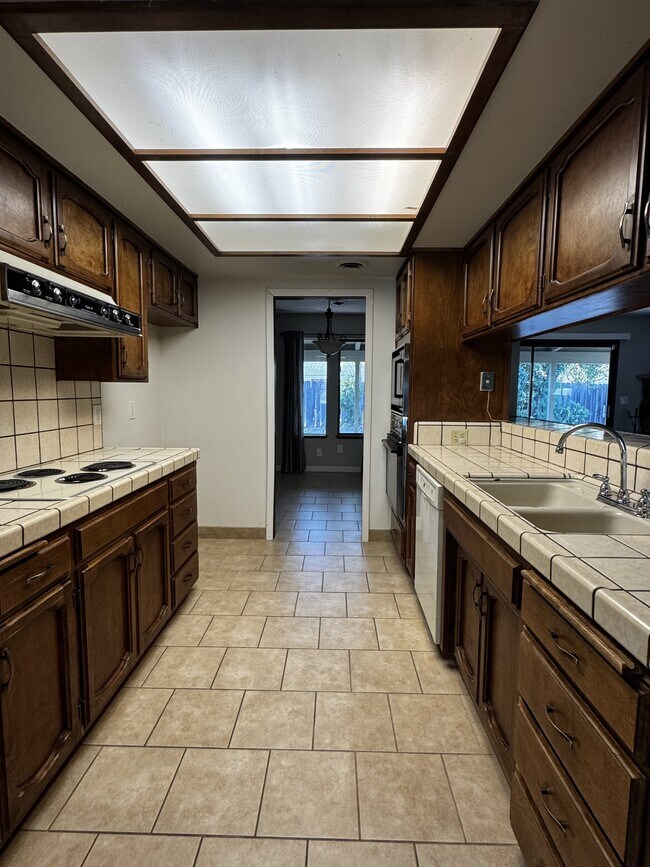 Foto del edificio - 1591 Christifer Ln