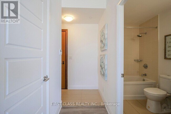 Photo du bâtiment - 8200-8200 Birchmount Rd