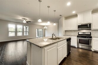 Building Photo - 1245 Wiltshire Dr