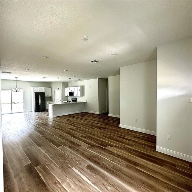 Building Photo - 1618 Redfin Dr