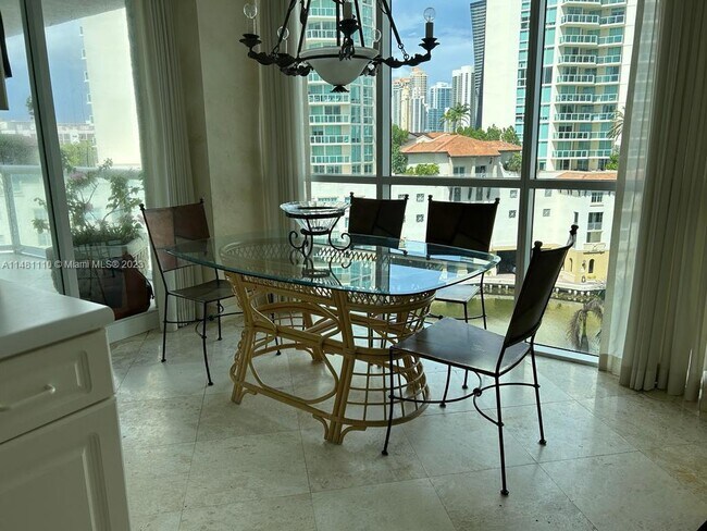 Foto del edificio - 16400 Collins Ave