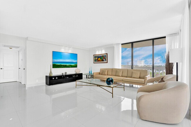 Foto del edificio - 19355 Turnberry Way