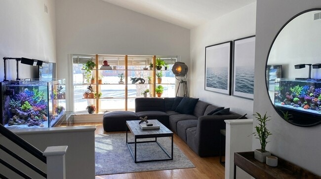 Foto del edificio - 7258 N Crawford Ave