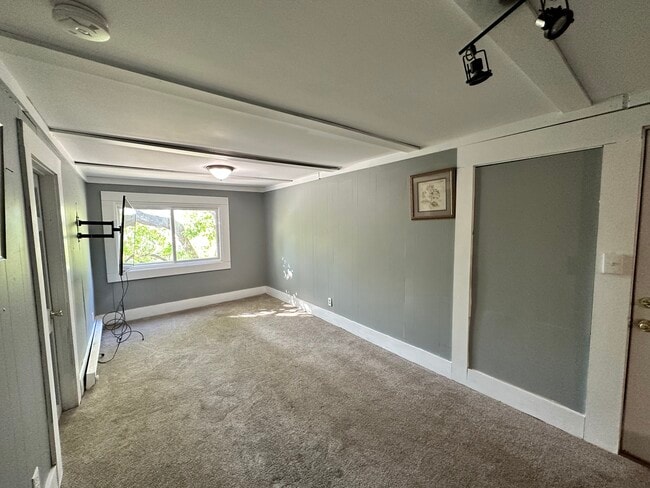 Building Photo - 1388 Furness Pky