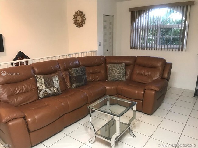 Building Photo - 3 br, 2 bath Condo - 3526 W 80th St