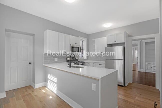 Beautiful, Fully Renovated BU West Campus 4 Bed/2 Bath on Glenville Ave in Allston for 9/1/2026 - Beautiful, Fully Renovated BU West Campus 4 Bed/2 Bath on Glenville Ave in Allston for 9/1/2026 Apartment