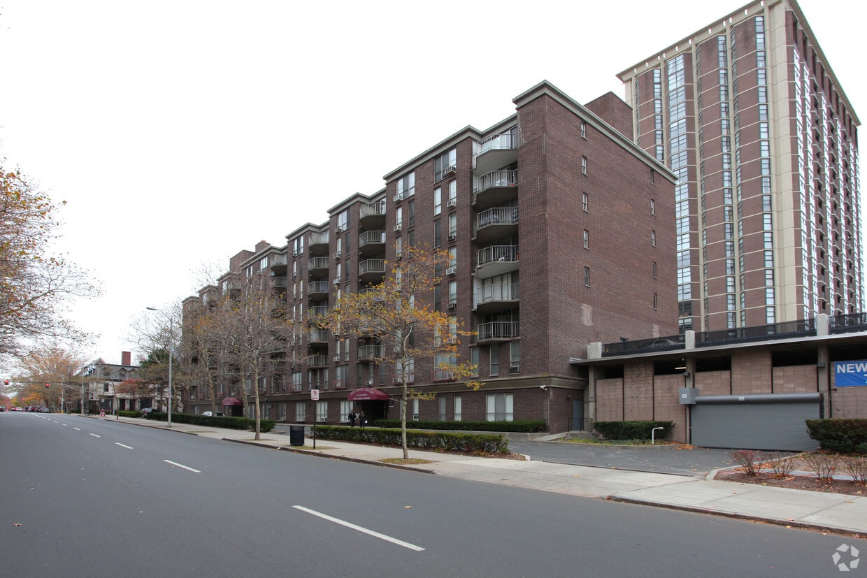 New Haven Towers Apartments 129 York St New Haven, CT