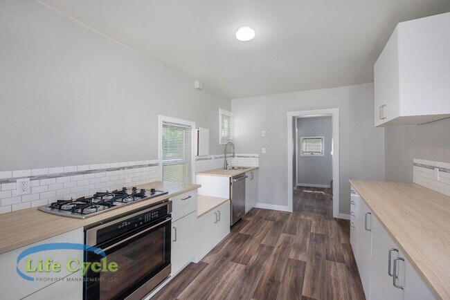 Foto del edificio - 1314 Beechwood St NE