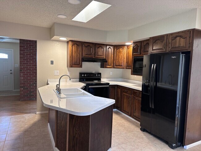 Foto del edificio - 2348 Hall Ave