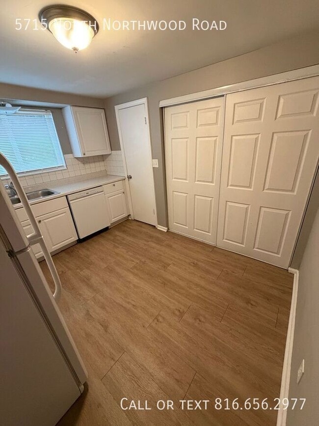 Foto del edificio - 5715 N Northwood Rd