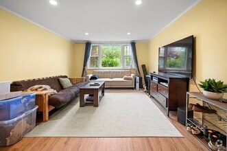 Building Photo - 70 Jamaicaway