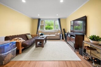 Building Photo - 70 Jamaicaway