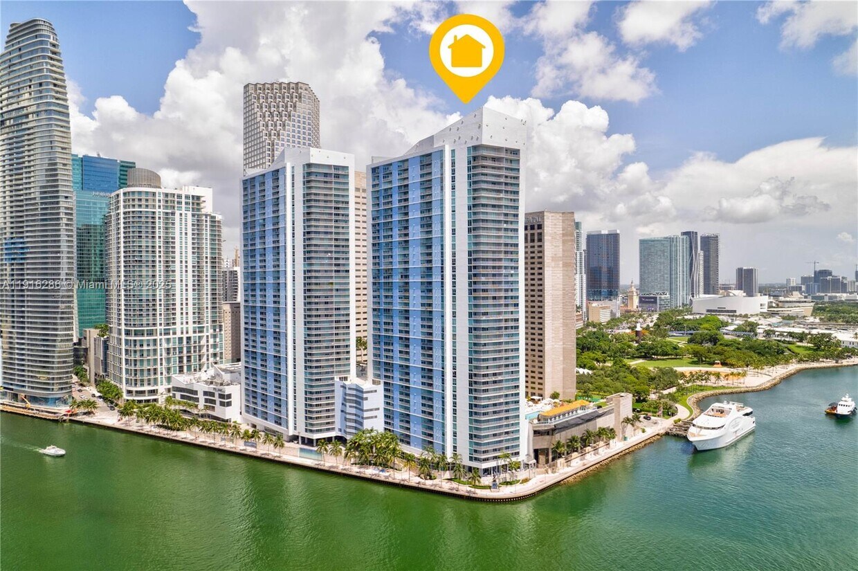 Foto principal - 335 S Biscayne Blvd