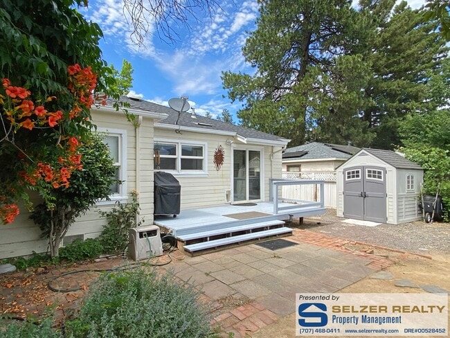 Building Photo - Charming & well-equipped 2 bd. home on Uki...