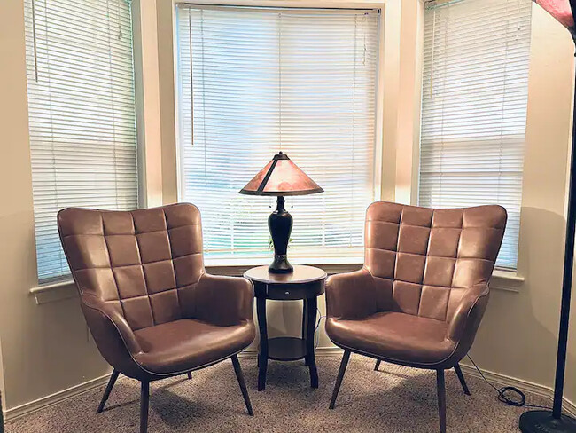 Bay window living area - 210 SW Moorea Ln