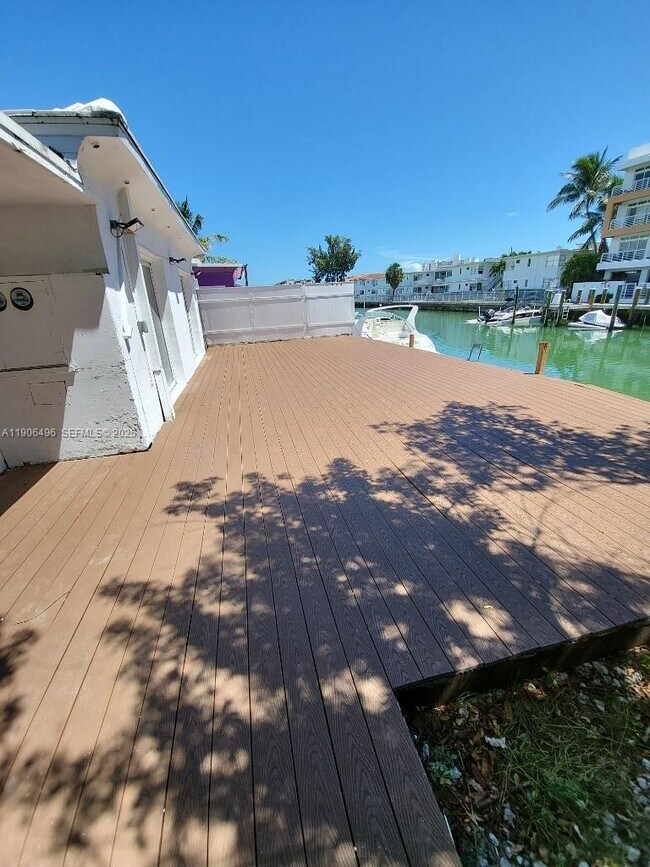 Foto del edificio - 7707 Hawthorne Ave