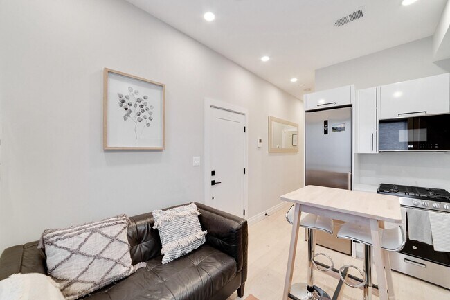 Foto del edificio - 2301 Ontario Rd NW