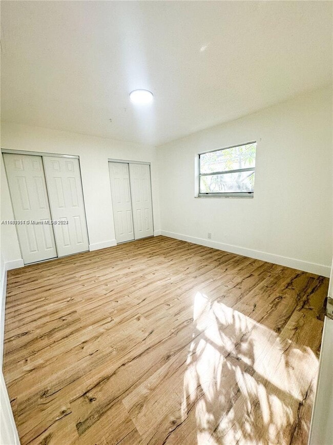Building Photo - 6040 SW 35th St