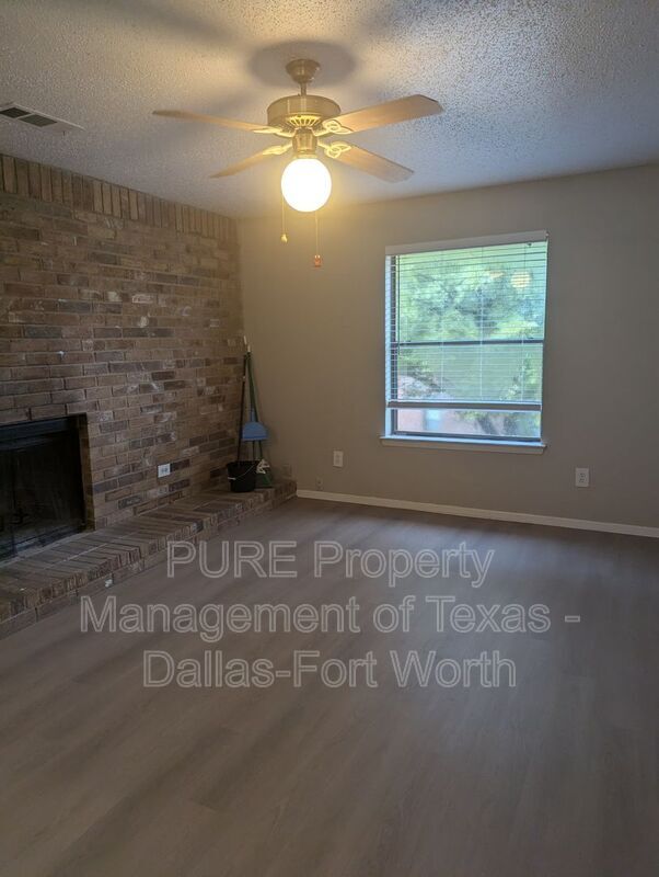 Building Photo - 819 Betty Ct
