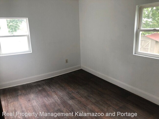 Foto del edificio - 3 br, 1 bath House - 704 White Oak