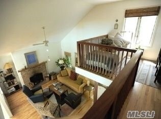 Foto del edificio - 99 Spring Pond Ln