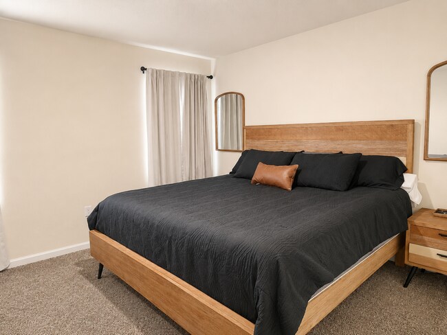 Foto del edificio - Enjoy the lifestyle that Cross Creek has to offer!
