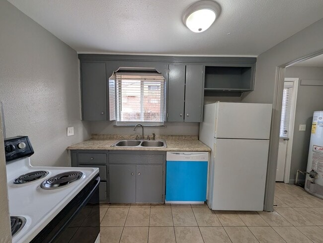 Foto del edificio - 1310 N Moline St