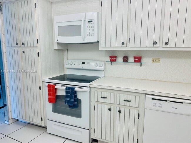 Foto del edificio - 6039 Collins Ave