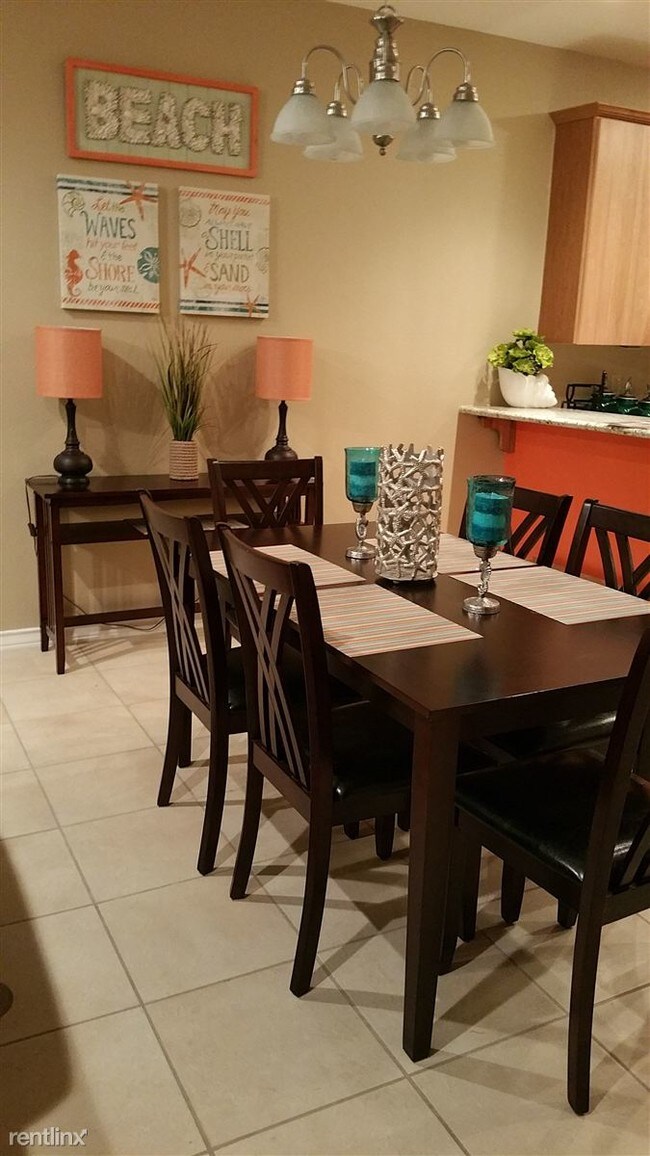 Building Photo - 301 E Houston St