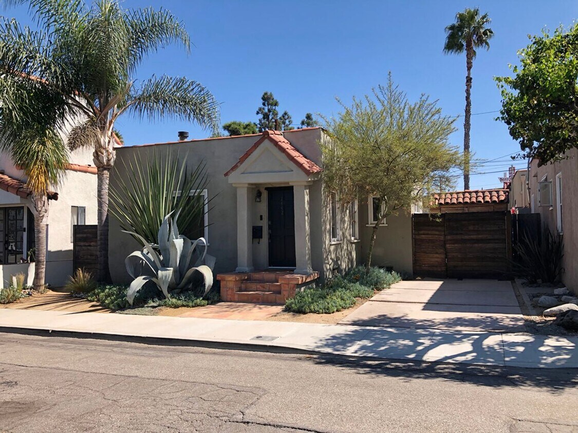 Primary Photo - Beautiful 2 Bedroom Home In Long Beach