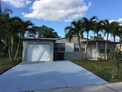 Primary Photo - 2857 SW 8th St