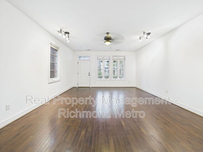 Foto del edificio - 2617 W Main St