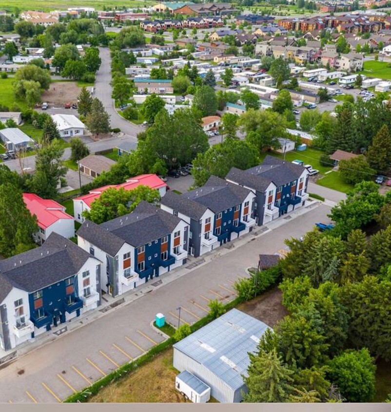 Primary Photo - 3-Story Urban Walk Up at a modern communit...