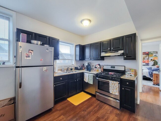 Foto del edificio - 3706 N Sheffield Ave