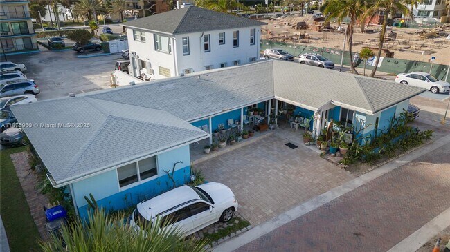 Foto del edificio - 3220 N Surf Rd