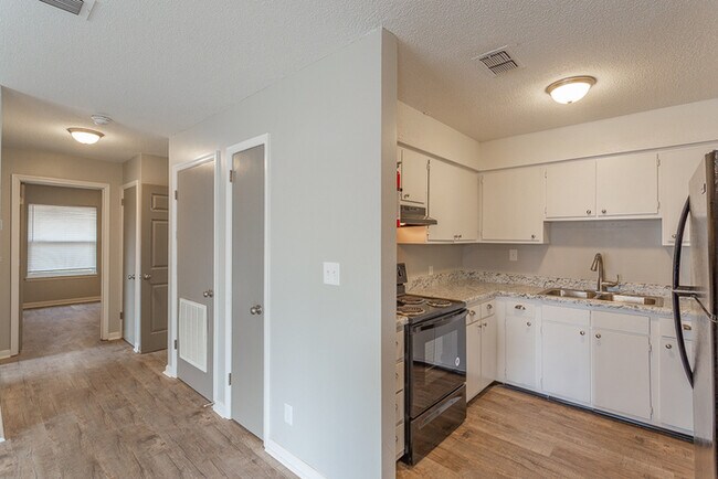 Building Photo - 500 Cumberland Ave