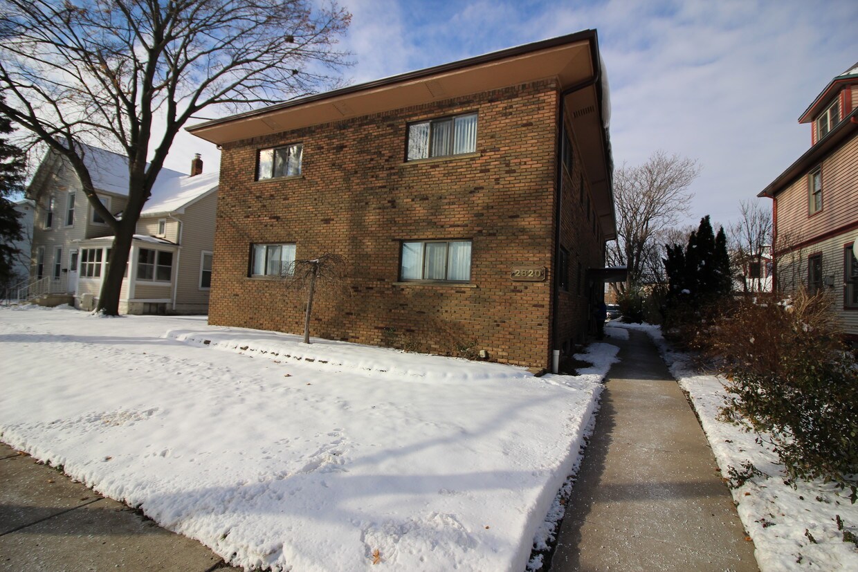 2820 Riverside Dr, Trenton, MI 48183 Apartments in Trenton, MI