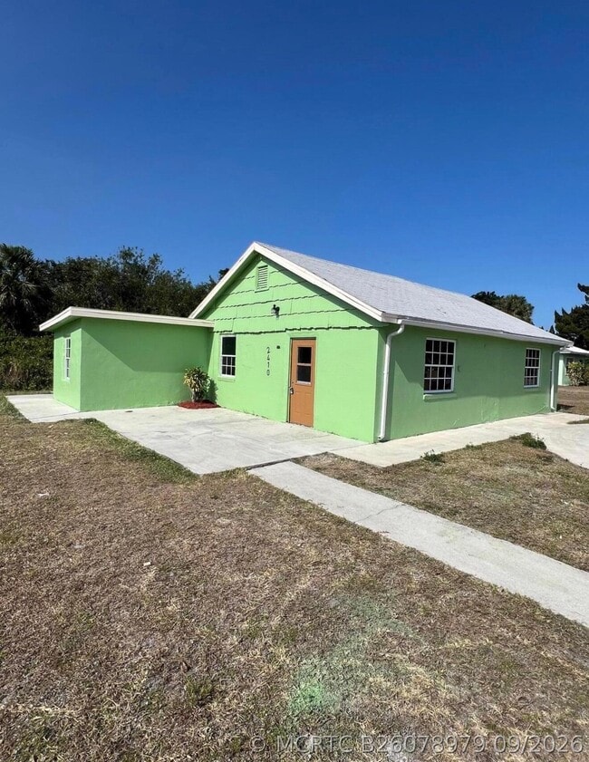 Building Photo - 2410 San Marcos Ave