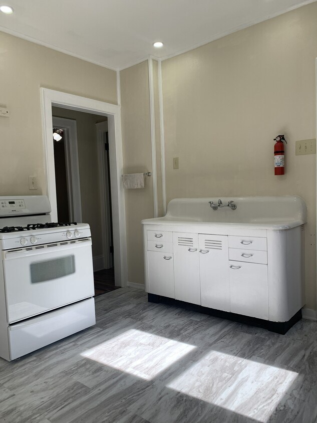 Foto principal - 1707 E Thomas Ave
