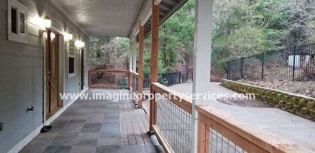 Building Photo - 2021 Camp Nauvoo Rd