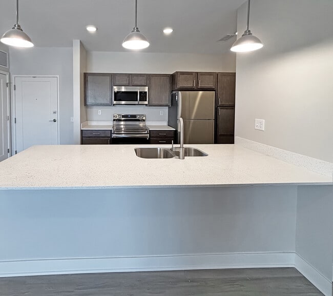 Onyx Kitchen - The Jade on Tremont