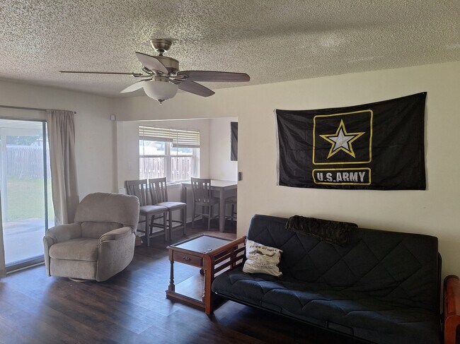 Foto del edificio - 2410 NW Norman Cir