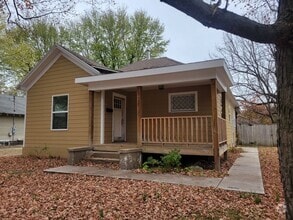 Building Photo - 1330 N Grant Ave