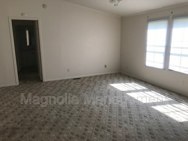 Foto del edificio - 1308 Stagecoach Rd