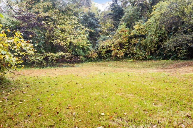 Foto del edificio - 5300 Hickory Ln